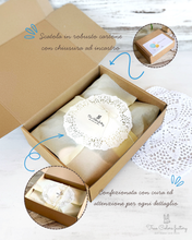 Carica l'immagine nel visualizzatore di Gallery, SCATOLA REGALO NASCITA coniglio mussola fantasia blu