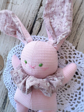 Carica l'immagine nel visualizzatore di Gallery, Coniglietto di stoffa con SONAGLINO interno