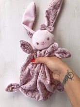 Carica l'immagine nel visualizzatore di Gallery, DOUDOU per neonato in mussola e minky pile