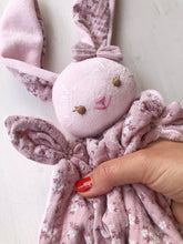 Carica l'immagine nel visualizzatore di Gallery, DOUDOU per neonato in mussola e minky pile