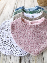 Carica l'immagine nel visualizzatore di Gallery, BAVAGLINI bandana in mussola e bamboo