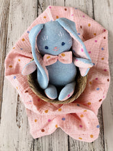 Carica l'immagine nel visualizzatore di Gallery, CONIGLIO in microspugna elastica e mussola