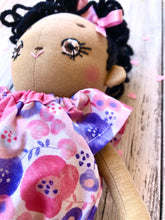Carica l'immagine nel visualizzatore di Gallery, BEBE' DOLL in cotone con capelli in lana e viso ricamato a mano