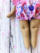 Carica l'immagine nel visualizzatore di Gallery, BEBE' DOLL in cotone con capelli in lana e viso ricamato a mano