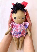 Carica l'immagine nel visualizzatore di Gallery, BEBE' DOLL in cotone con capelli in lana e viso ricamato a mano