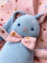 Carica l'immagine nel visualizzatore di Gallery, CONIGLIO in microspugna elastica e mussola
