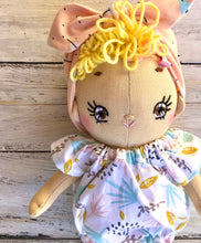 Carica l'immagine nel visualizzatore di Gallery, BEBE' DOLL in cotone con capelli in lana e viso ricamato a mano