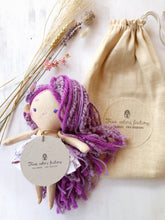 Carica l'immagine nel visualizzatore di Gallery, BAMBOLA realizzata a mano e personalizzabile