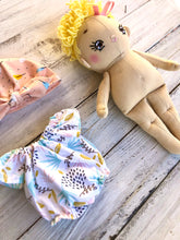 Carica l'immagine nel visualizzatore di Gallery, BEBE' DOLL in cotone con capelli in lana e viso ricamato a mano