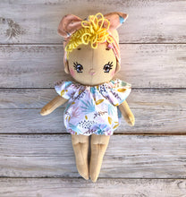 Carica l'immagine nel visualizzatore di Gallery, BEBE' DOLL in cotone con capelli in lana e viso ricamato a mano