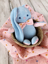 Carica l'immagine nel visualizzatore di Gallery, CONIGLIO in microspugna elastica e mussola