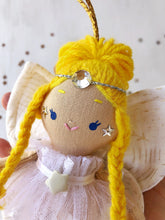 Carica l'immagine nel visualizzatore di Gallery, Bambolina in stoffa per DECORAZIONE NATALIZIA