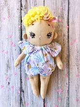 Carica l'immagine nel visualizzatore di Gallery, BEBE' DOLL in cotone con capelli in lana e viso ricamato a mano