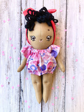 Carica l'immagine nel visualizzatore di Gallery, BEBE' DOLL in cotone con capelli in lana e viso ricamato a mano