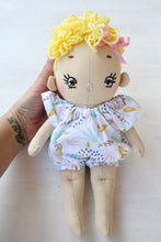 Carica l'immagine nel visualizzatore di Gallery, BEBE' DOLL in cotone con capelli in lana e viso ricamato a mano