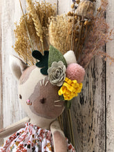 Carica l'immagine nel visualizzatore di Gallery, GATTO di pezza, dipinto e ricamato a mano