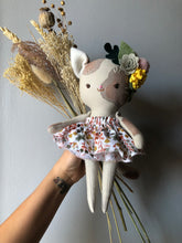 Carica l'immagine nel visualizzatore di Gallery, GATTO di pezza, dipinto e ricamato a mano