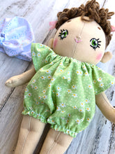 Carica l&#39;immagine nel visualizzatore di Gallery, BEBE&#39; DOLL in cotone con capelli in lana e viso ricamato a mano
