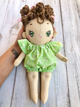 Carica l&#39;immagine nel visualizzatore di Gallery, BEBE&#39; DOLL in cotone con capelli in lana e viso ricamato a mano
