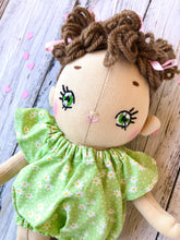 Carica l&#39;immagine nel visualizzatore di Gallery, BEBE&#39; DOLL in cotone con capelli in lana e viso ricamato a mano
